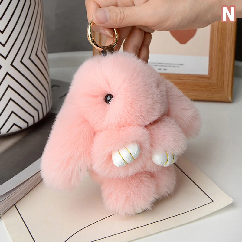 Llavero Peluche de Conejo: El Detalle que Todos Quieren. 15cm de Suavidad y Estilo Único para tu Bolso