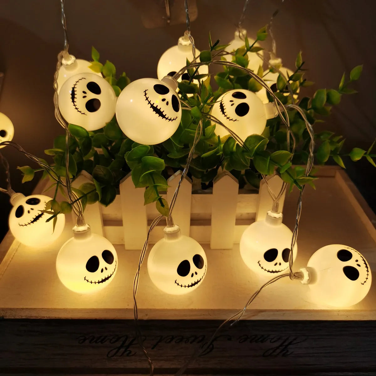 Guirnalda de Luces Fantasma LED: El Secreto para un Halloween Mágico y Espeluznante (Edición 2025)