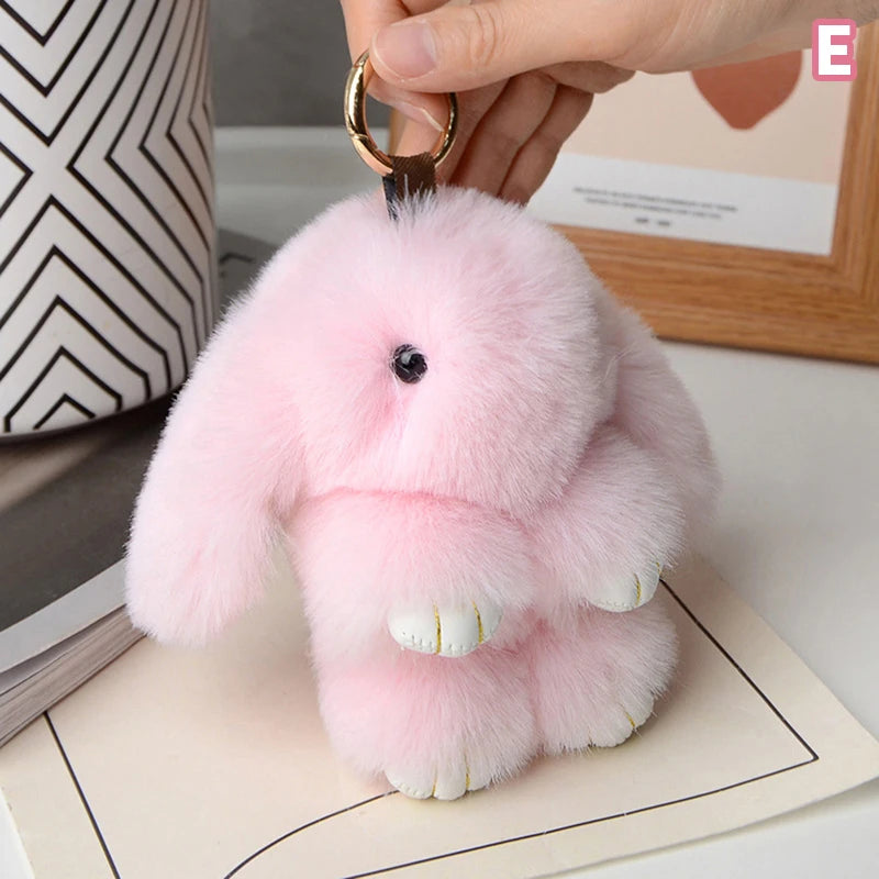 Llavero Peluche de Conejo: El Detalle que Todos Quieren. 15cm de Suavidad y Estilo Único para tu Bolso